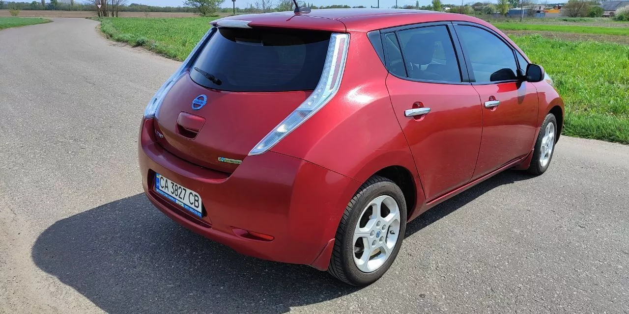 Nissan Leaf  2013151