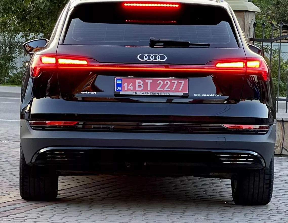 Audi E-tron  2019141