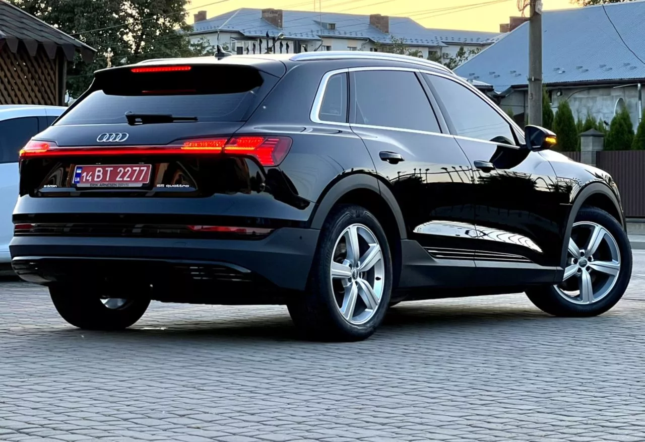 Audi E-tron  2019161