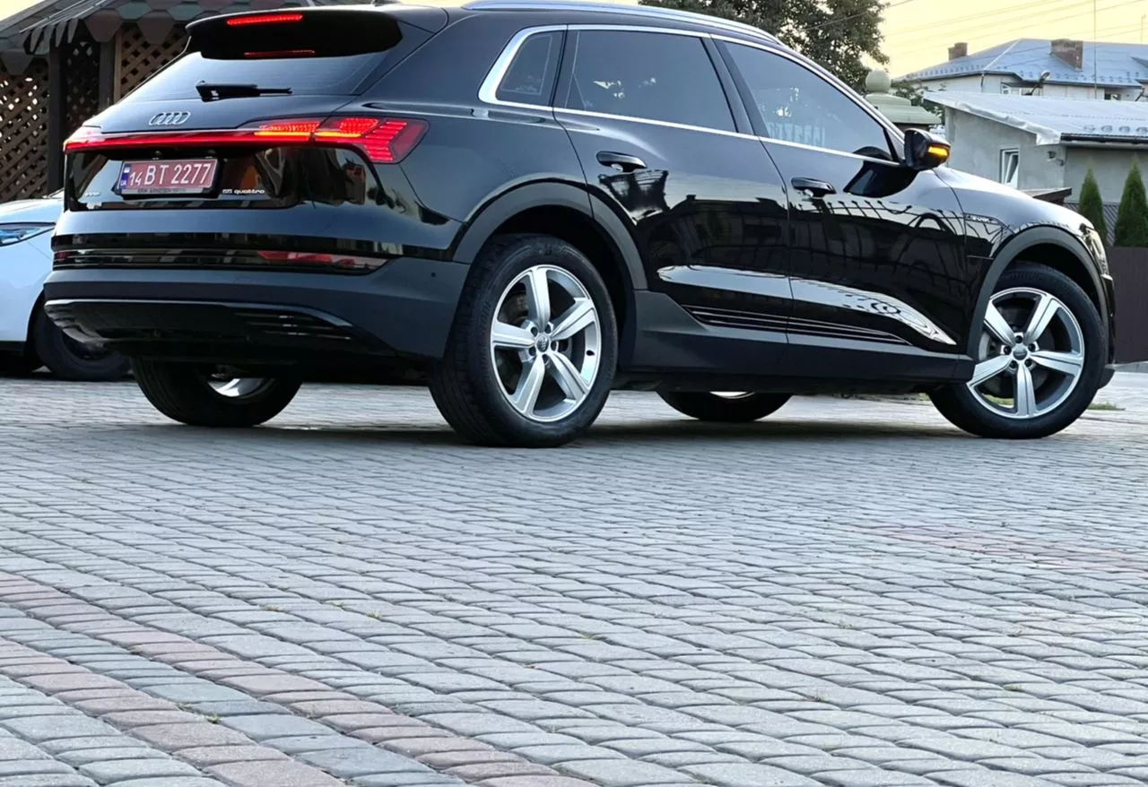 Audi E-tron  2019171