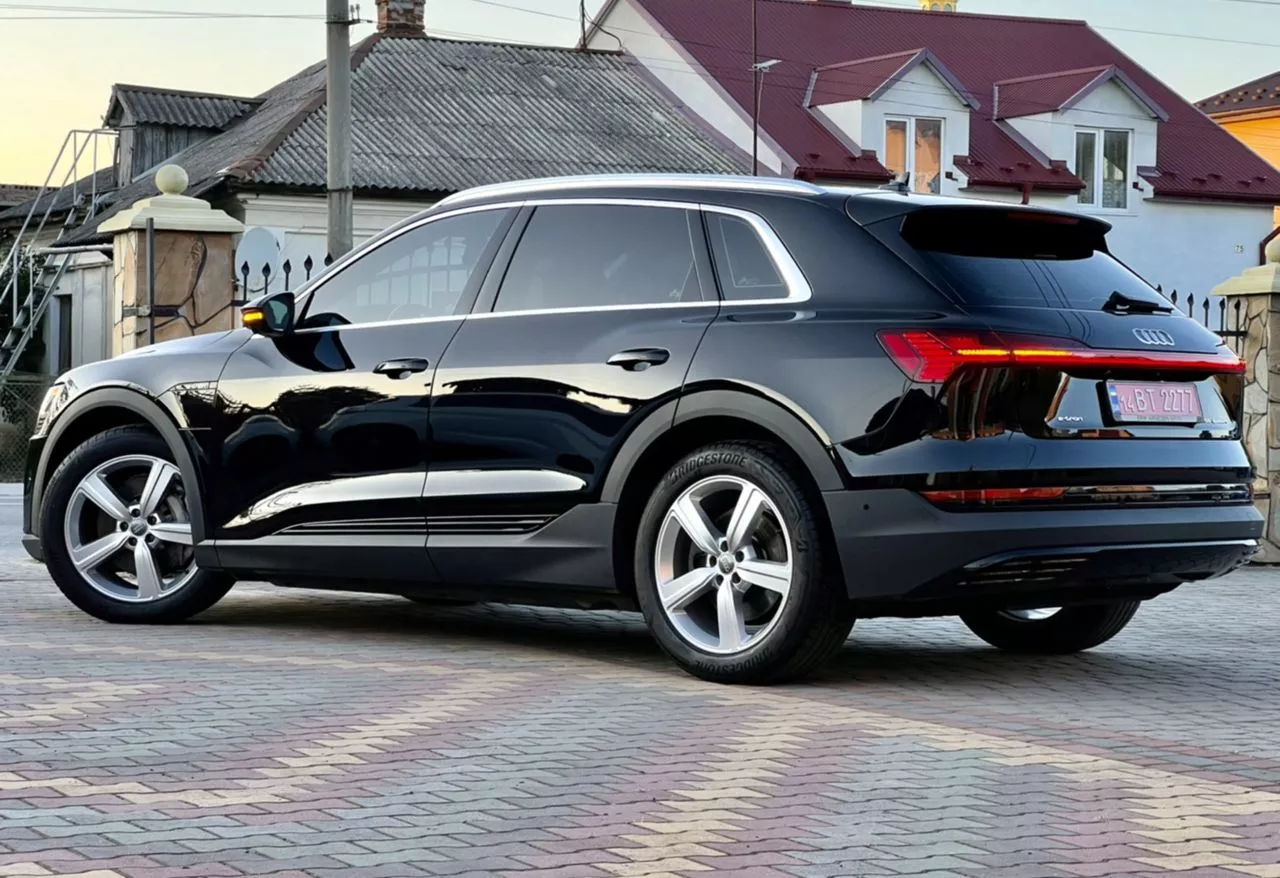 Audi E-tron  2019201