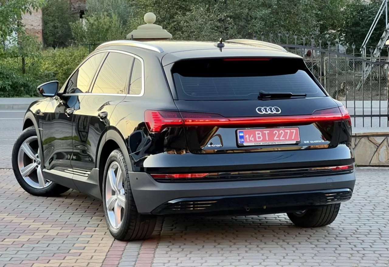 Audi E-tron  2019221