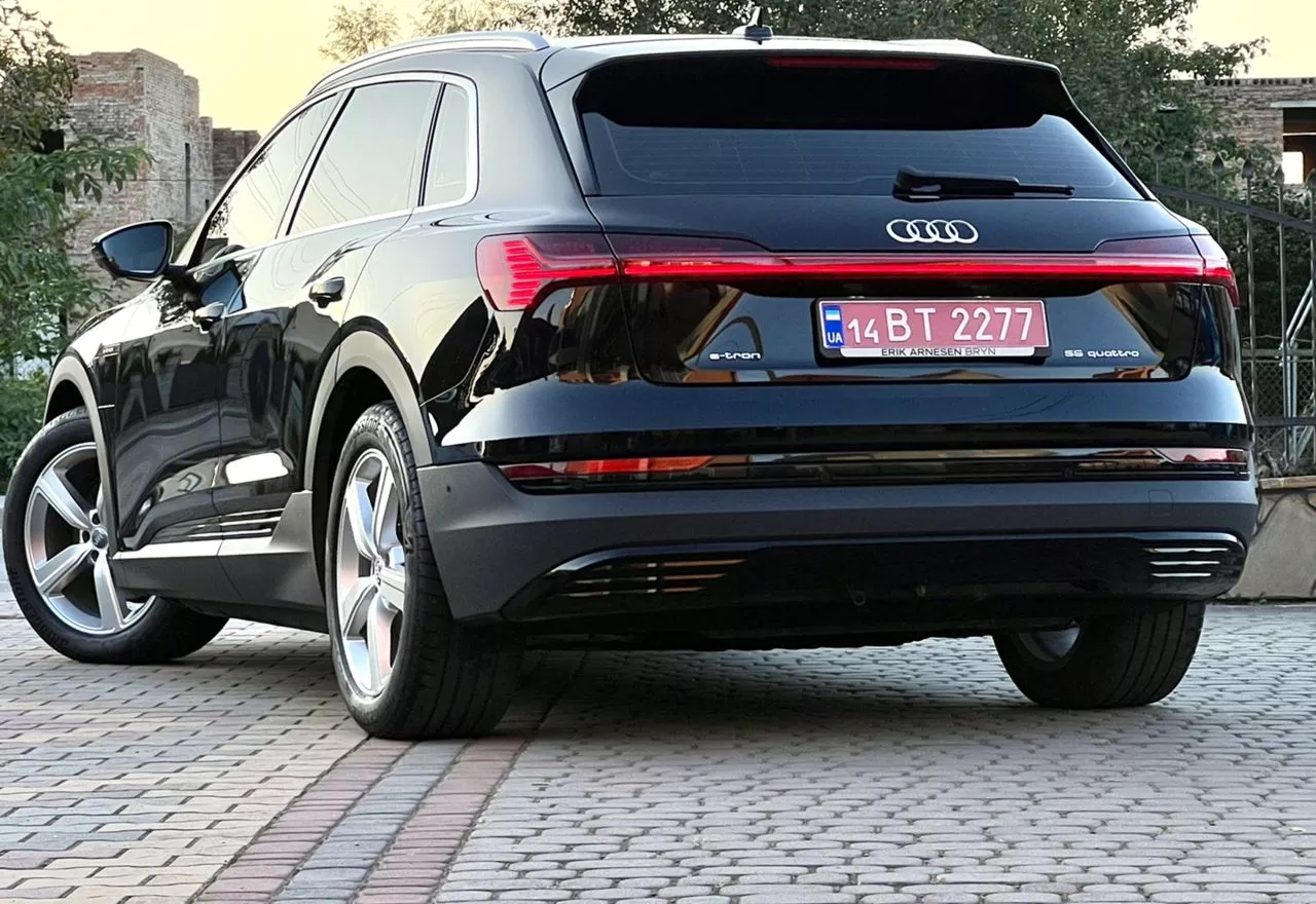 Audi E-tron  2019231