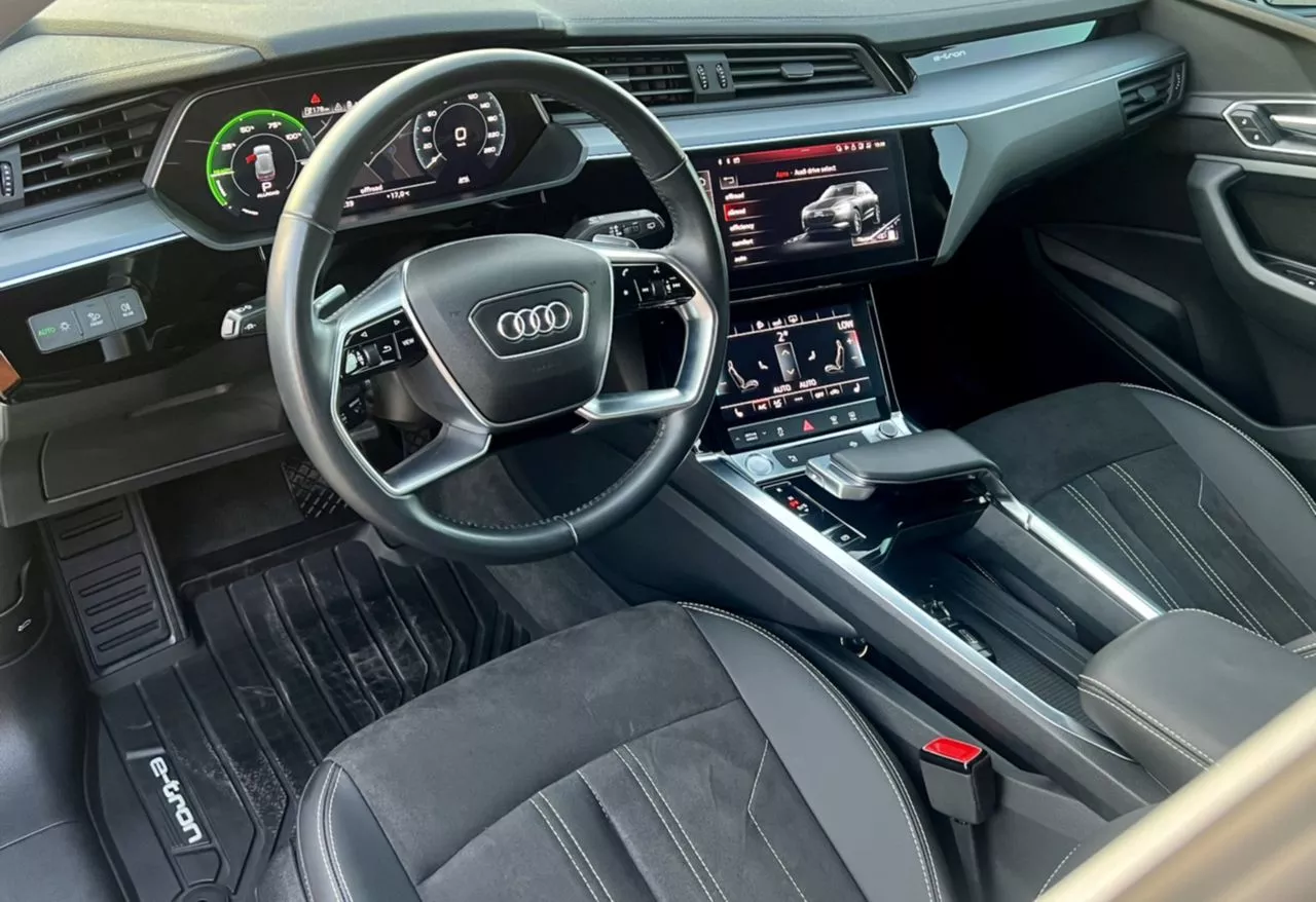 Audi E-tron  2019321