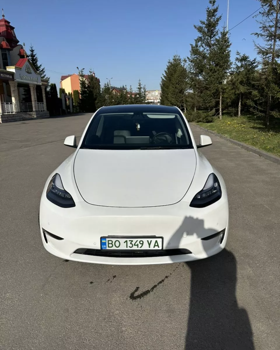 Tesla Model Y 