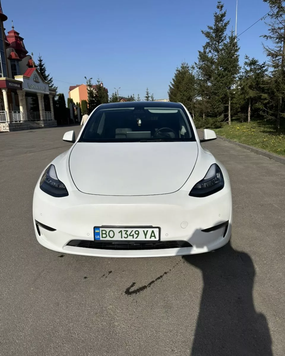 Tesla Model Y  75 kWh 2021111