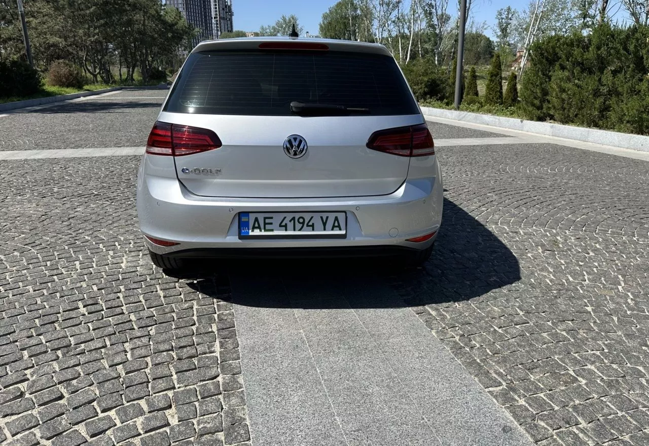 Volkswagen e-Golf  35 kWh 201951