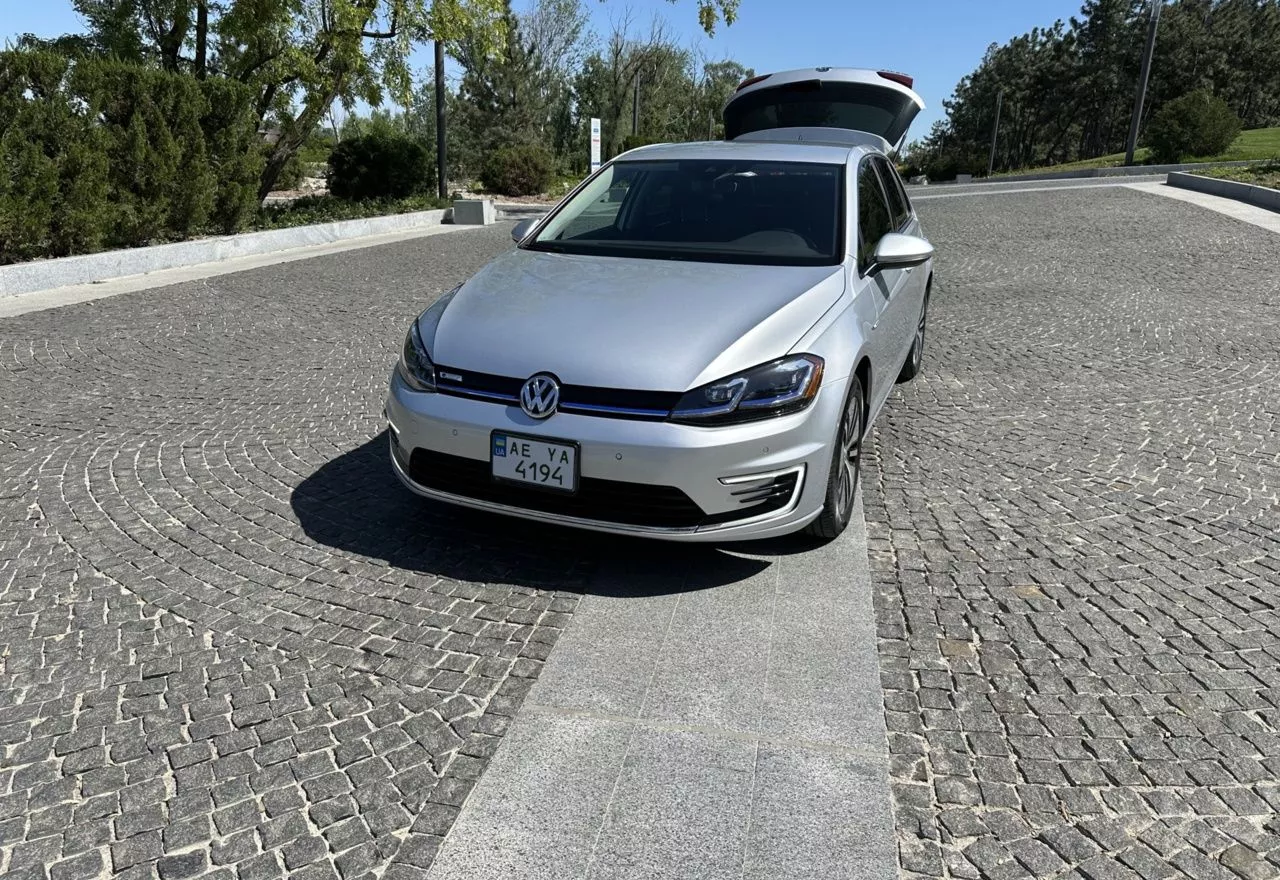 Volkswagen e-Golf  35 kWh 2019121