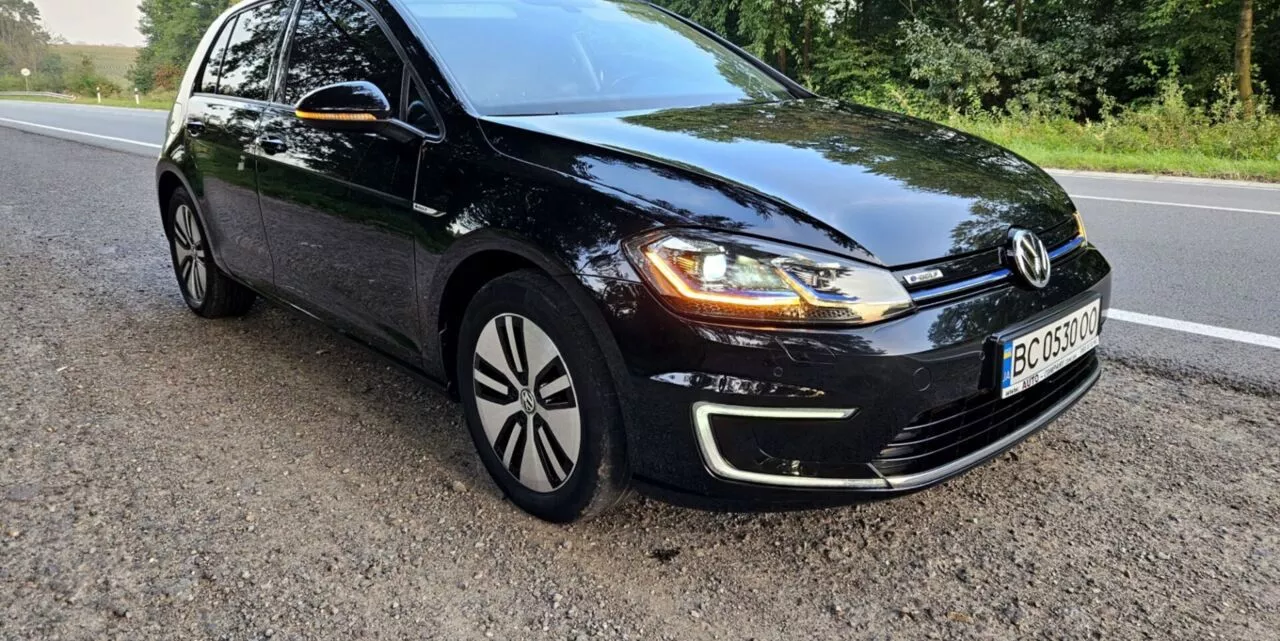 Volkswagen e-Golf  36 kWh 201731