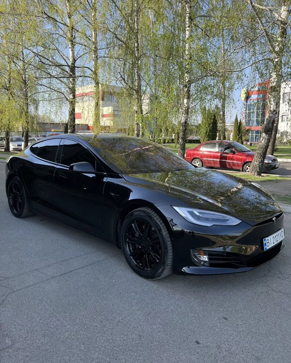 Tesla Model S  202021