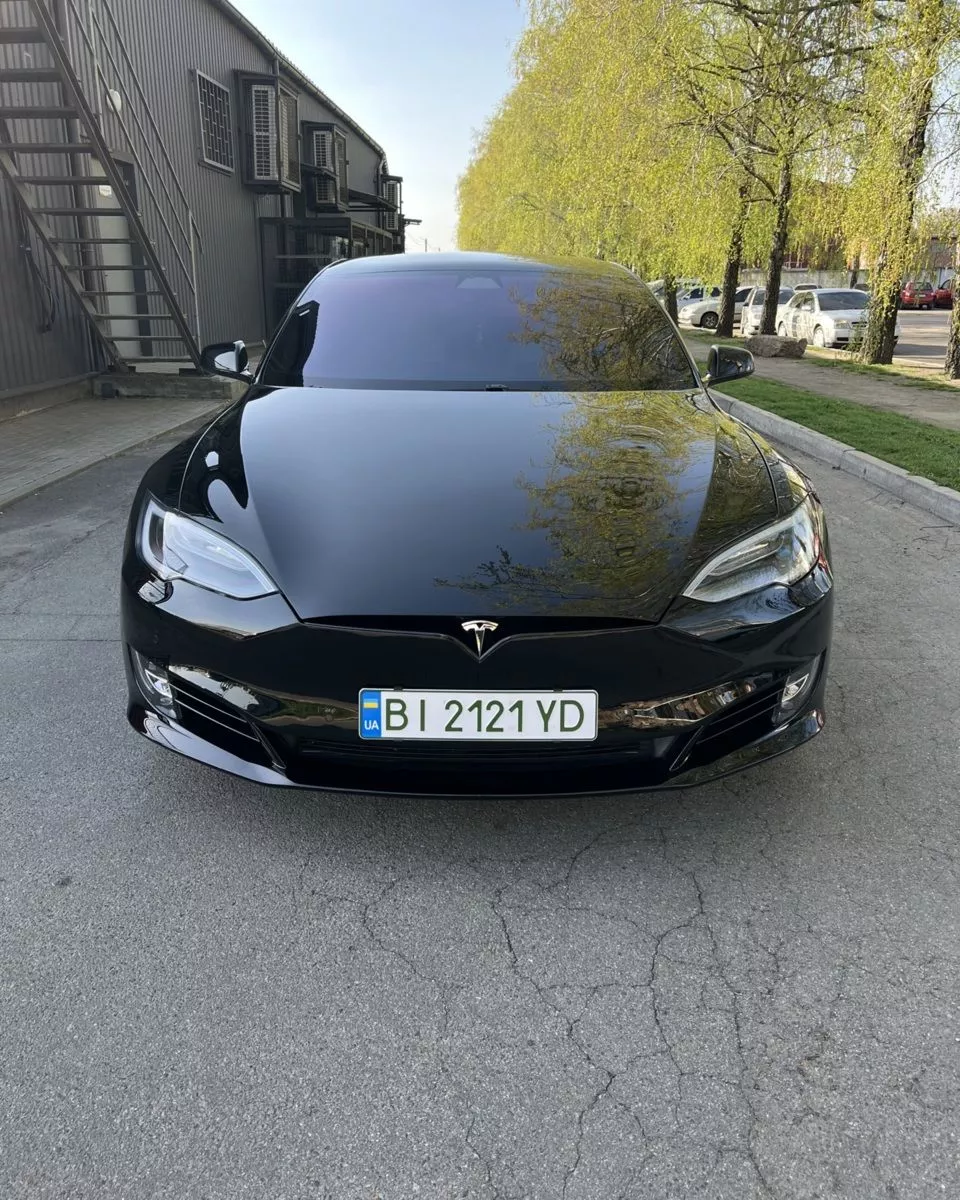 Tesla Model S  202031