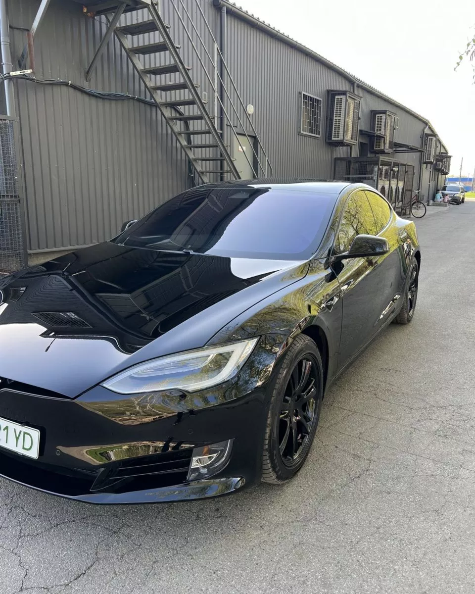 Tesla Model S  202051