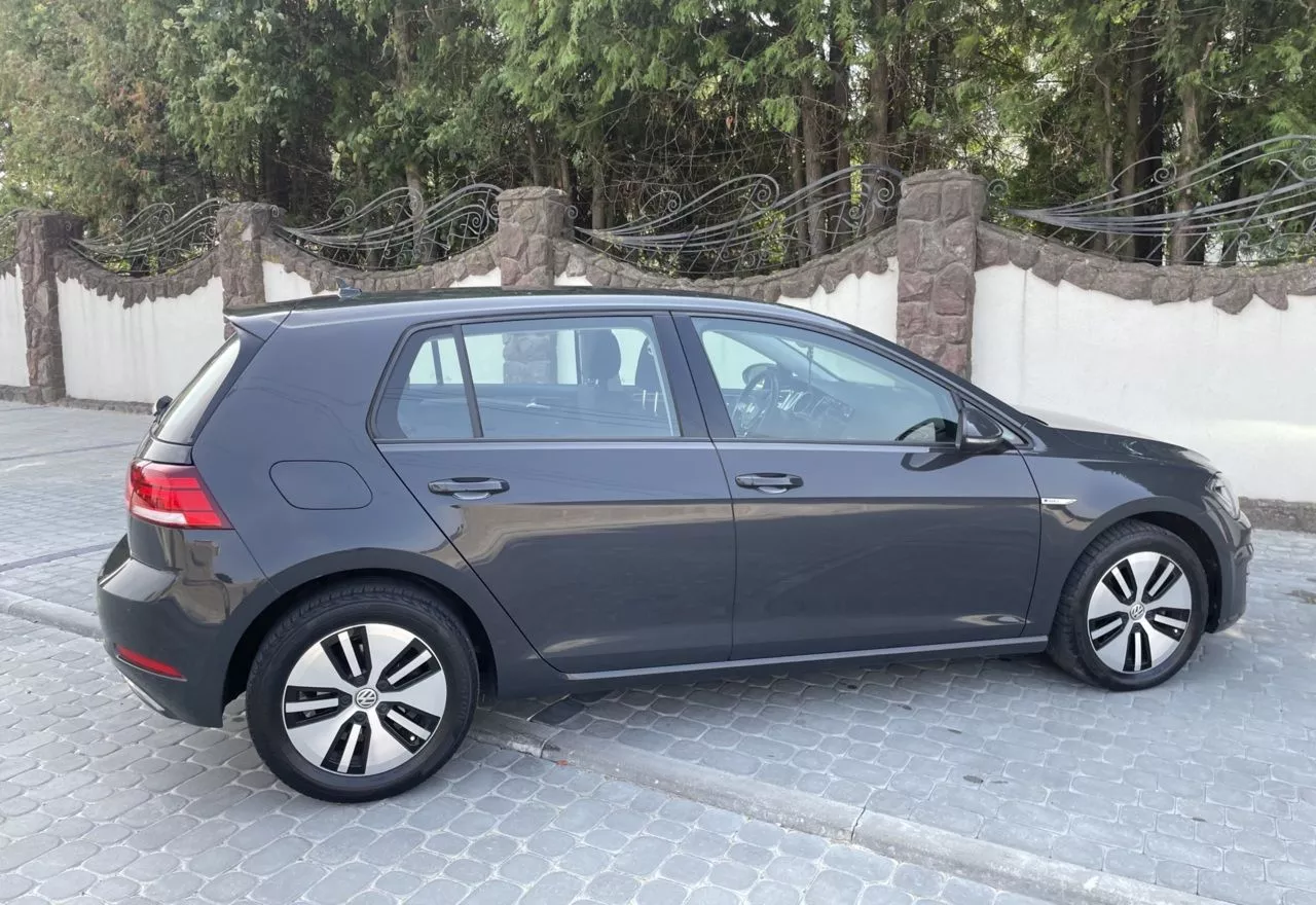 Volkswagen e-Golf  36 kWh 2019201