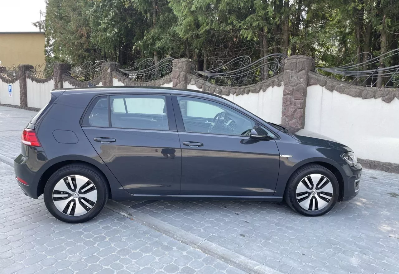 Volkswagen e-Golf  36 kWh 2019211