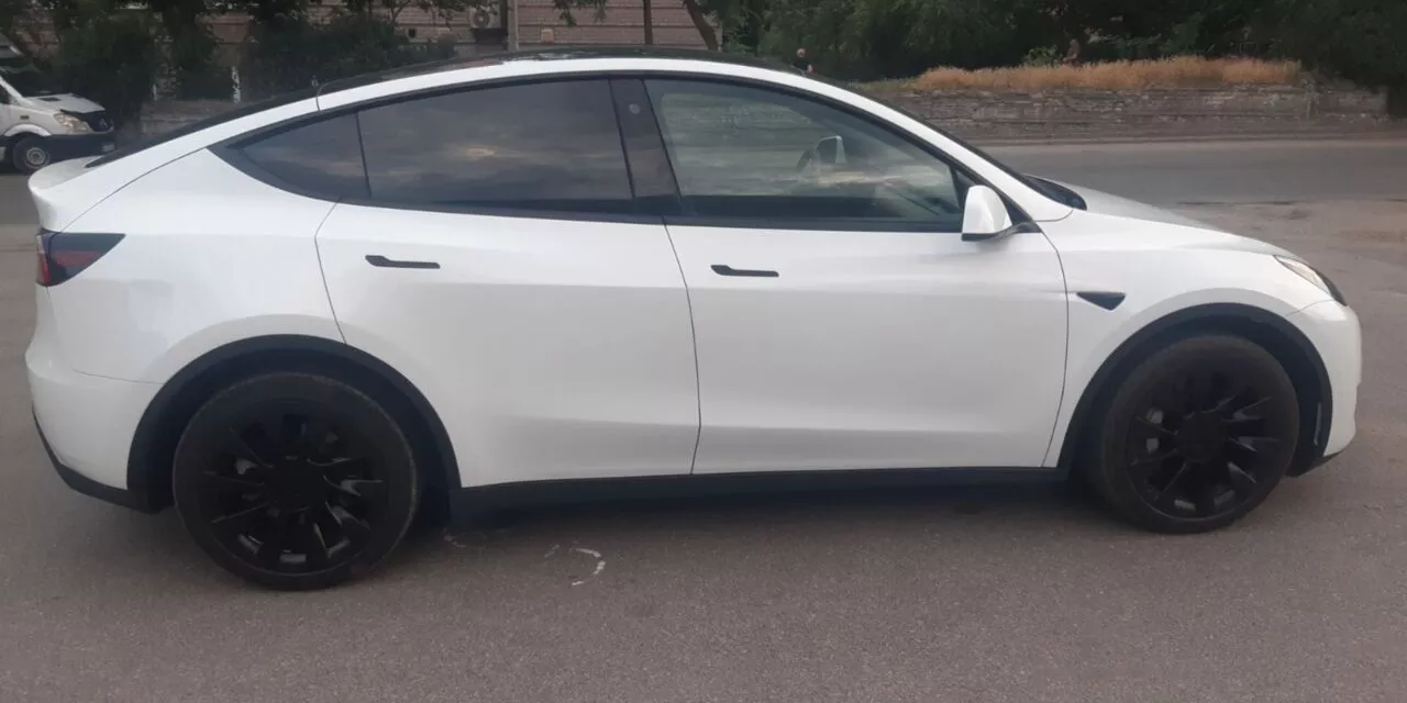 Tesla Model Y  75 kWh 2021201