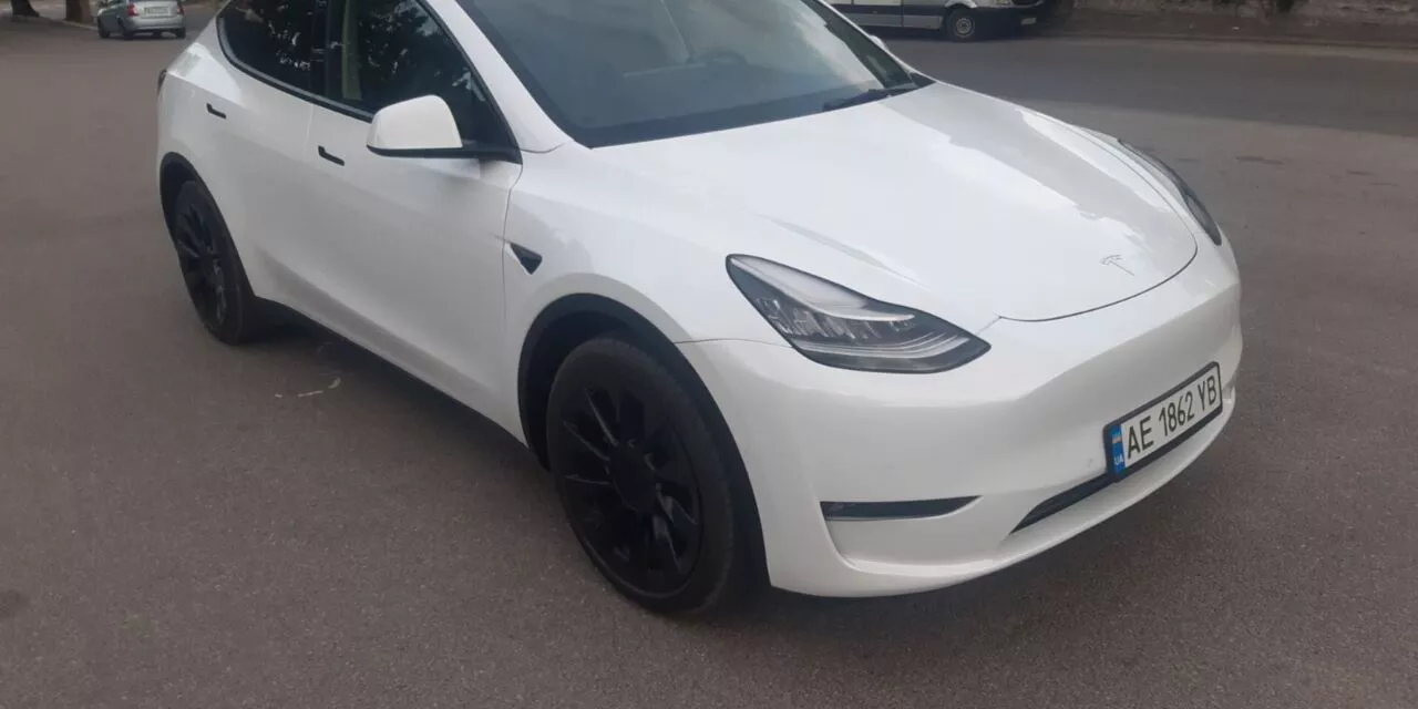 Tesla Model Y  75 kWh 2021211