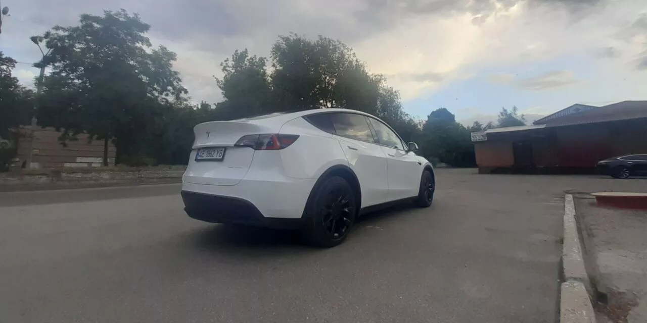 Tesla Model Y  75 kWh 2021261