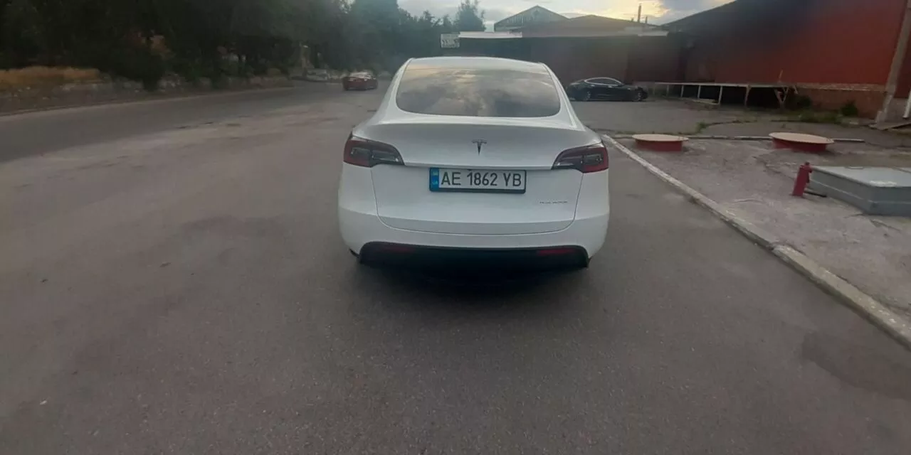 Tesla Model Y  75 kWh 2021321