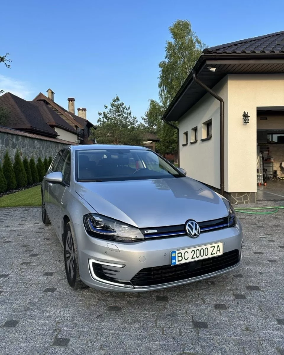 Volkswagen e-Golf  35.8 kWh 201921