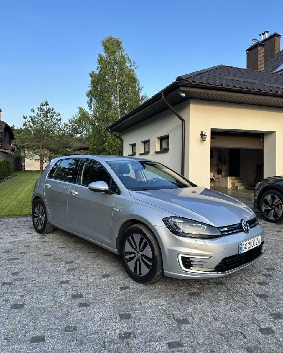 Volkswagen e-Golf  35.8 kWh 201941