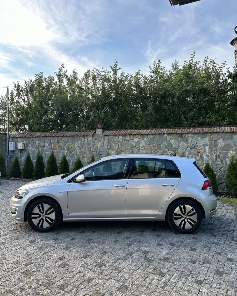 Volkswagen e-Golf  35.8 kWh 201971