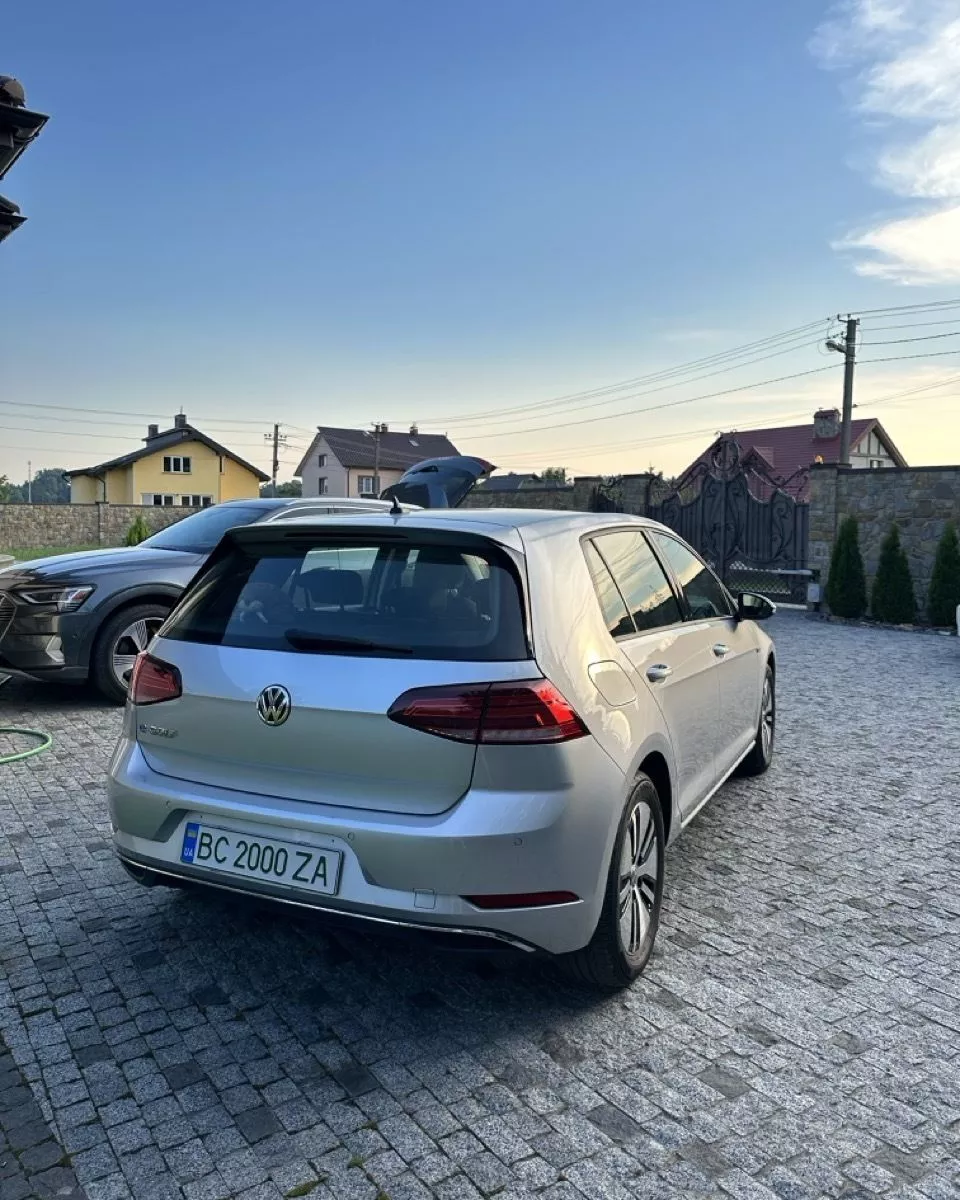 Volkswagen e-Golf  35.8 kWh 201981