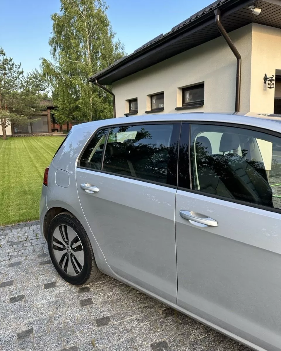 Volkswagen e-Golf  35.8 kWh 2019121