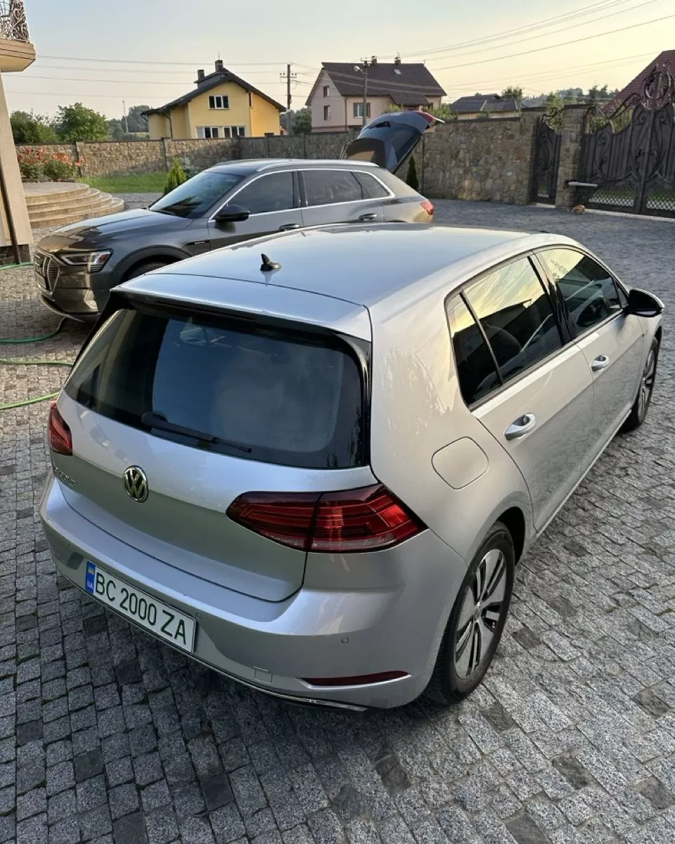 Volkswagen e-Golf  35.8 kWh 2019461