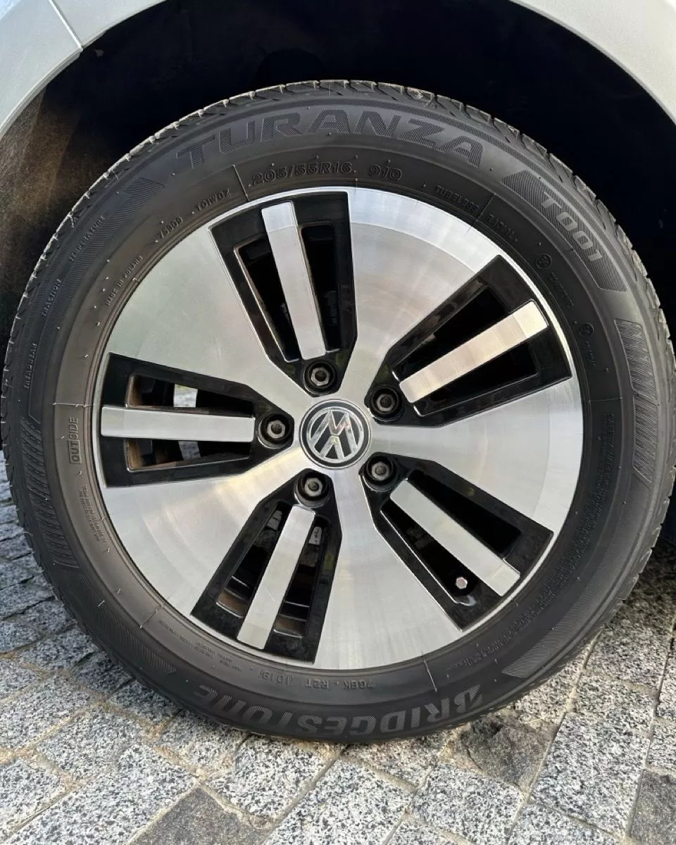 Volkswagen e-Golf  35.8 kWh 2019471