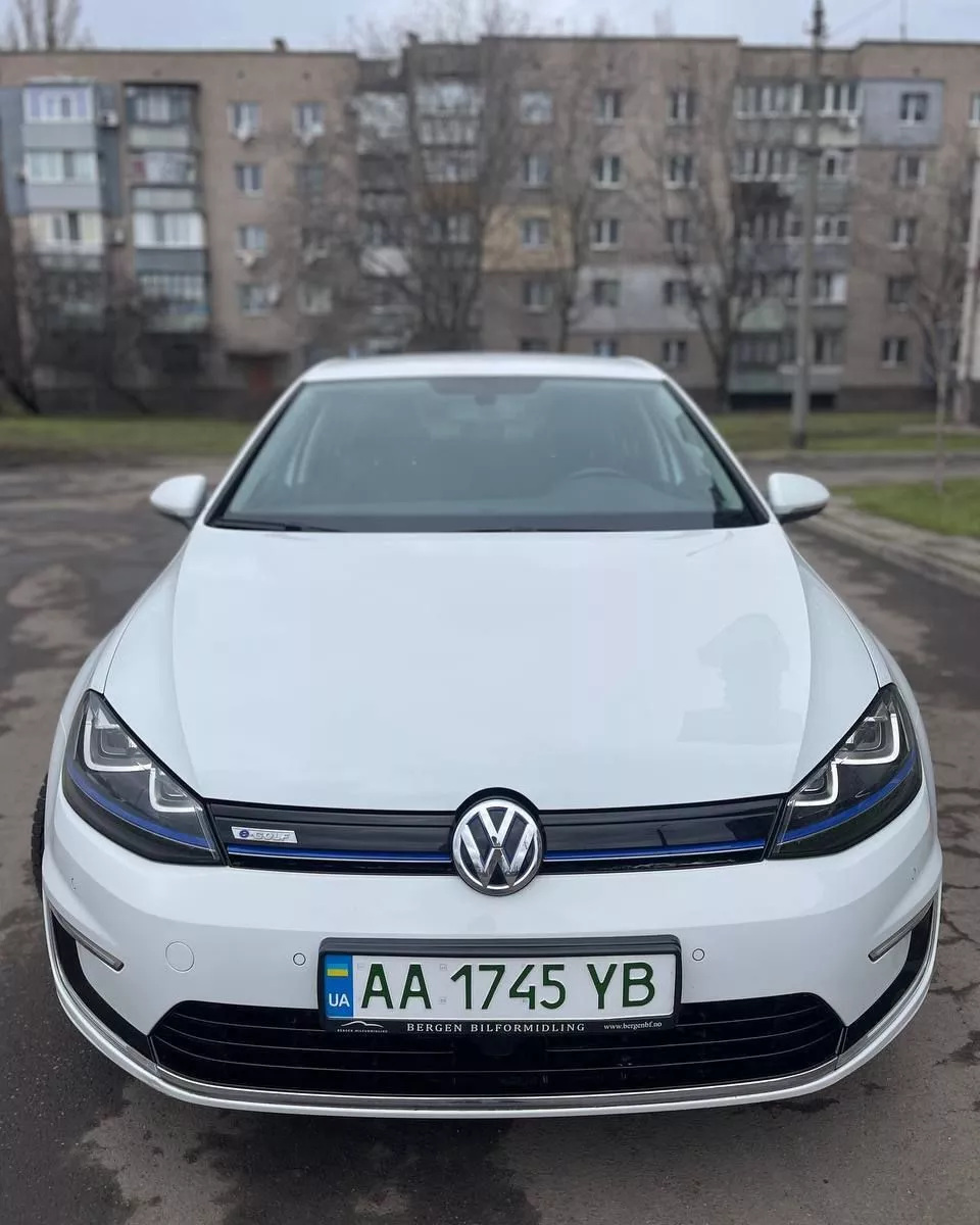 Volkswagen e-Golf  24 kWh 2014121