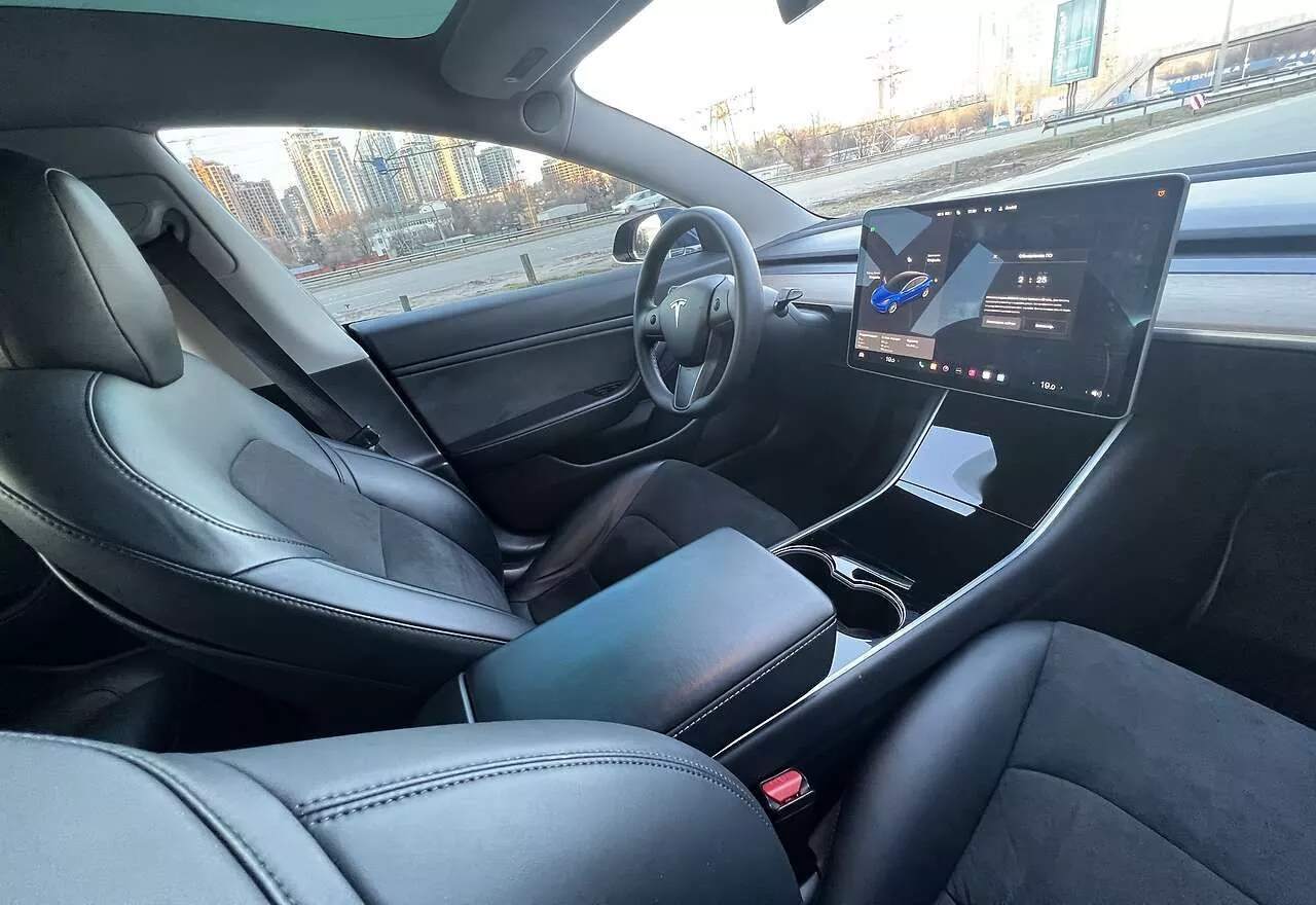 Tesla Model 3  75 kWh 2019121