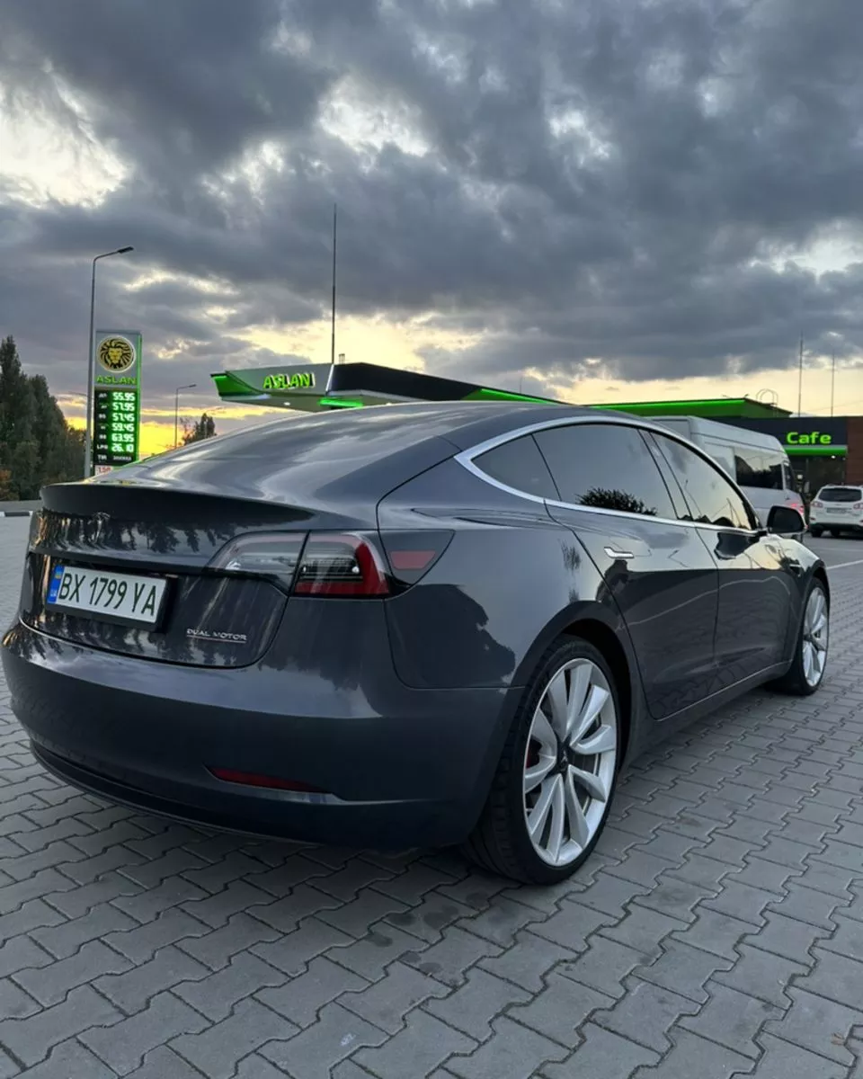 Tesla Model 3  80.5 kWh 201971