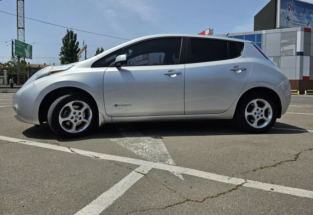 Nissan Leaf  24 kWh 2013101