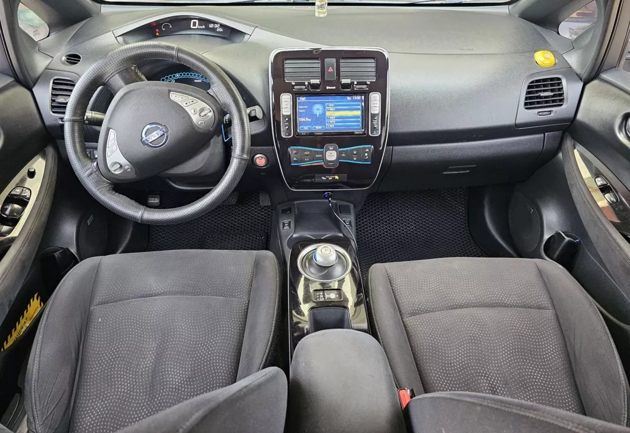 Nissan Leaf  24 kWh 2013251