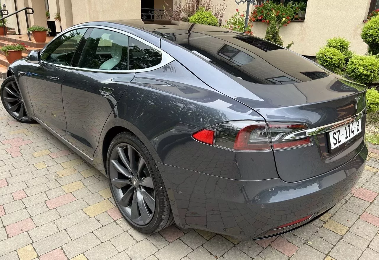 Tesla Model S  100 kWh 2018201