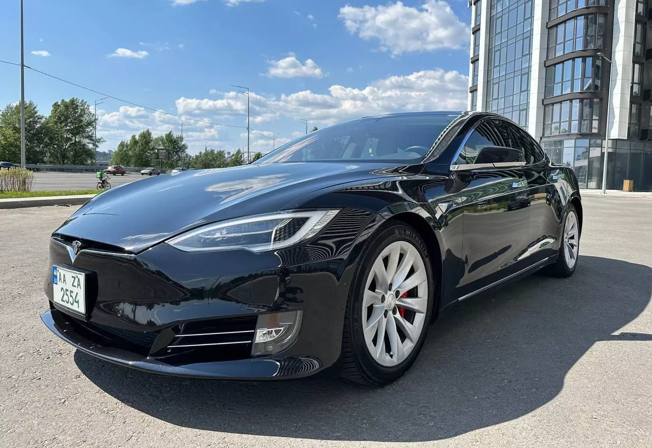 Tesla Model S  90 kWh 201611