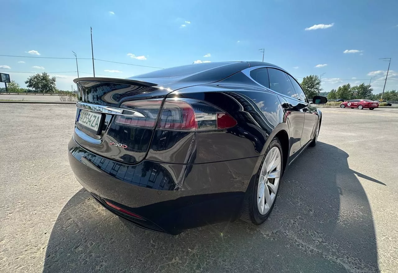 Tesla Model S  90 kWh 201621