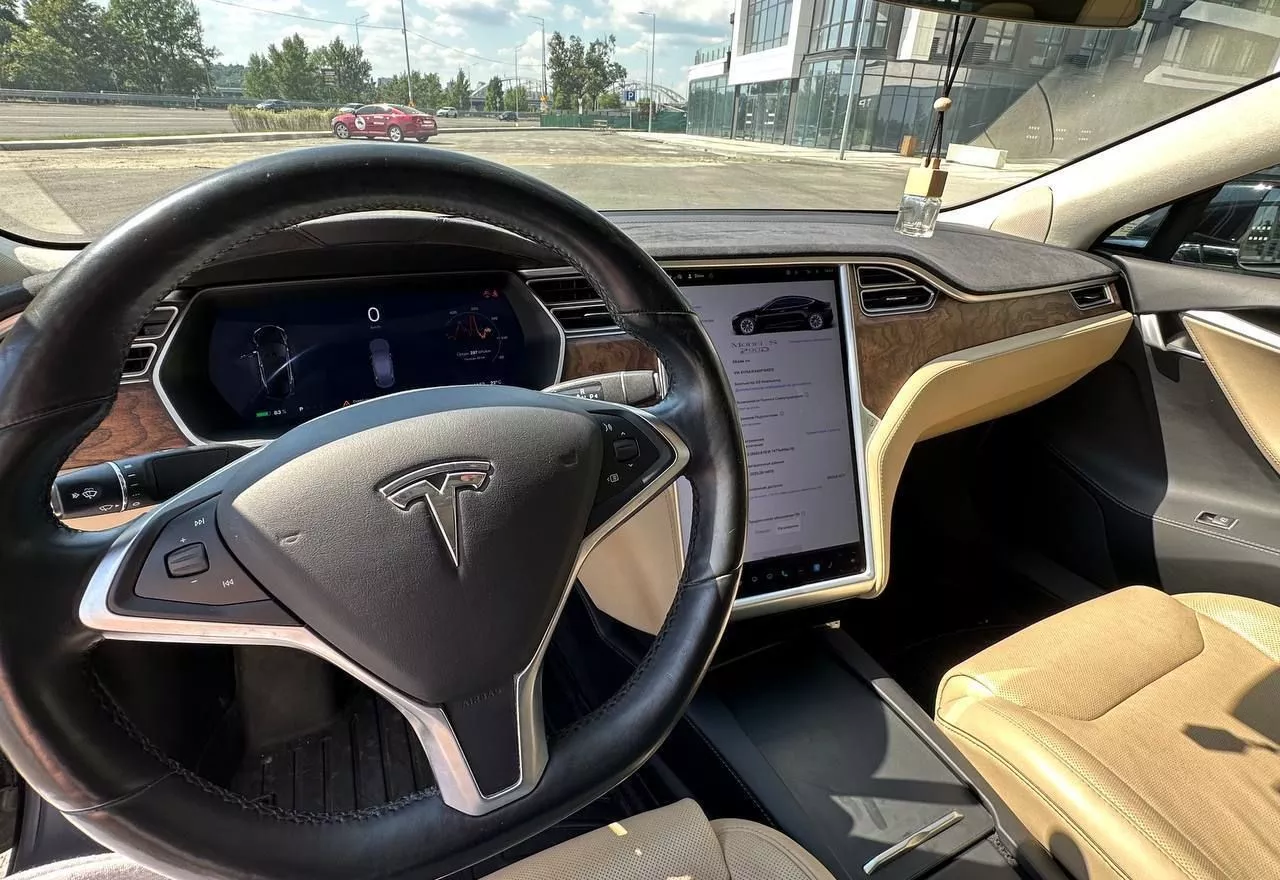 Tesla Model S  90 kWh 2016171