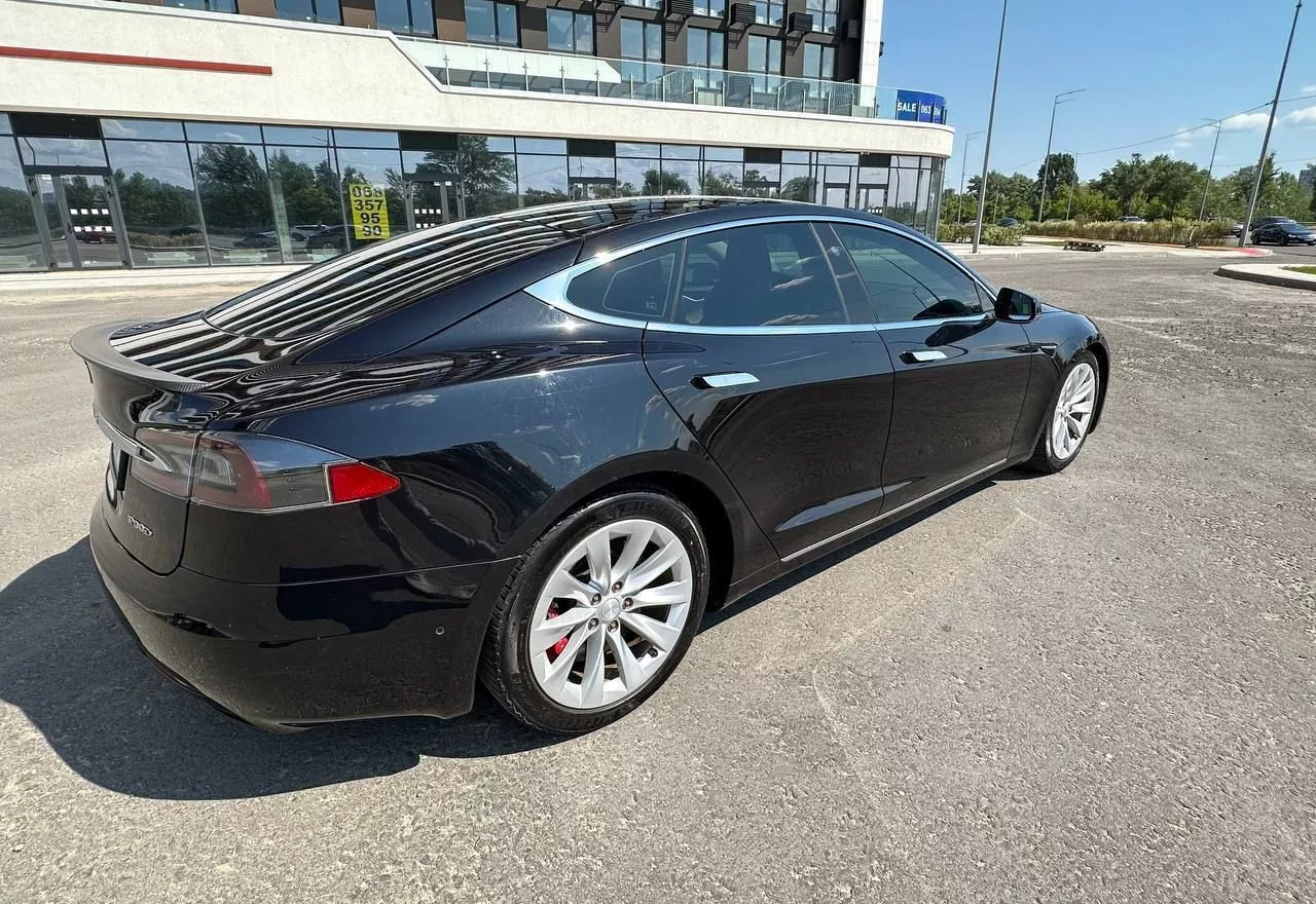 Tesla Model S  90 kWh 2016331