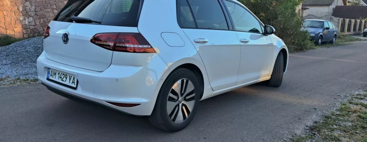 Volkswagen e-Golf  24 kWh 201541