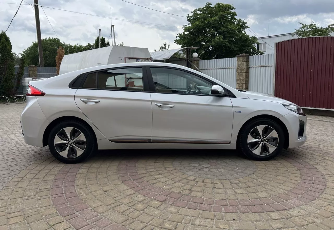 Hyundai Ioniq  2018231