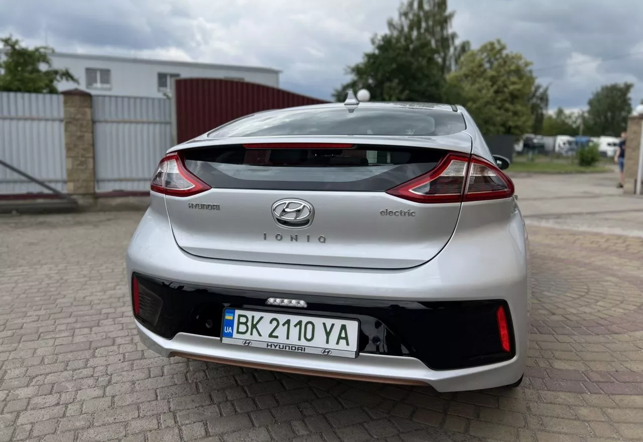 Hyundai Ioniq  2018241