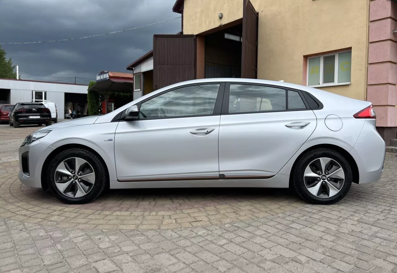 Hyundai Ioniq  2018351