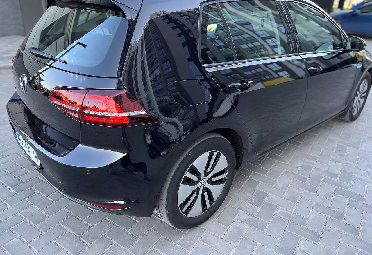 Volkswagen e-Golf  24 kWh 2015111