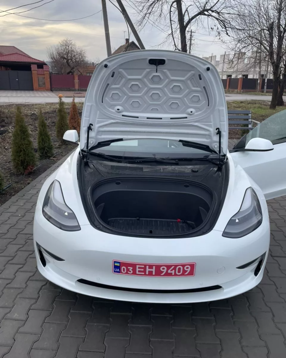 Tesla Model 3  60 kWh 2021131