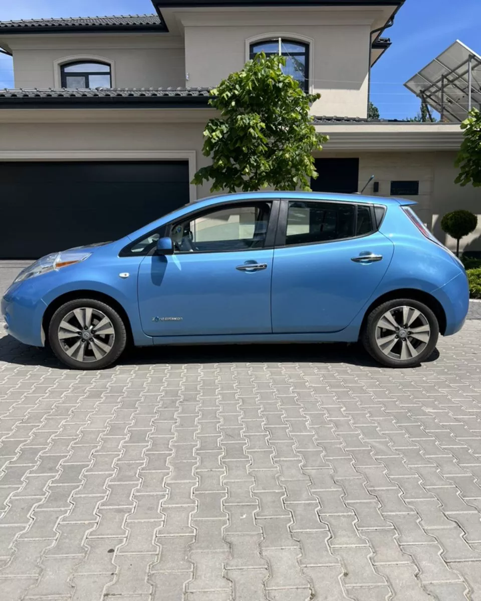 Nissan Leaf  24 kWh 201311