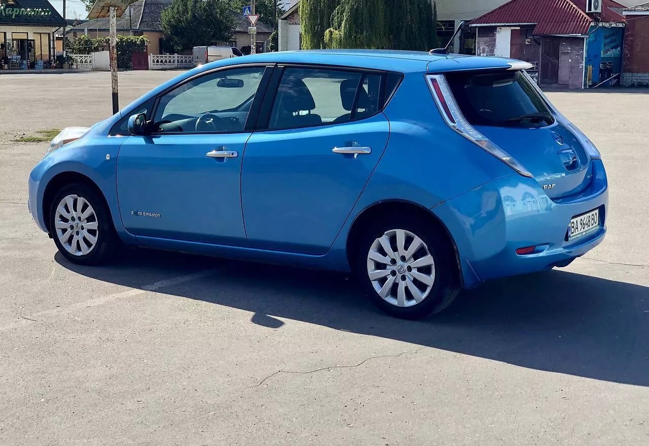 Nissan Leaf  24 kWh 2014111