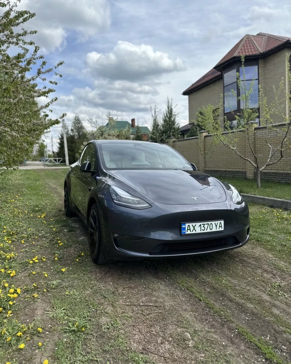 Tesla Model Y 