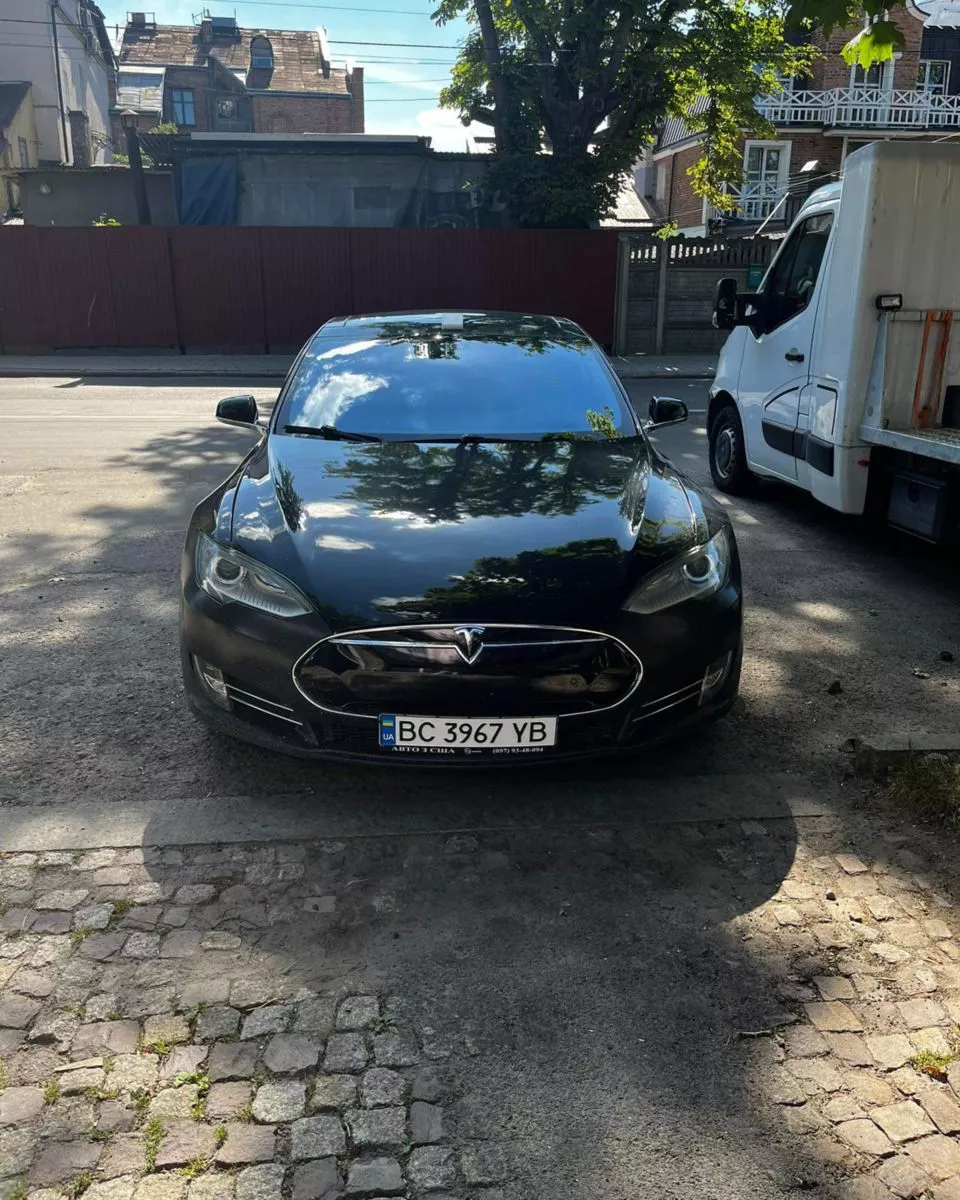 Tesla Model S  70 kWh 201571