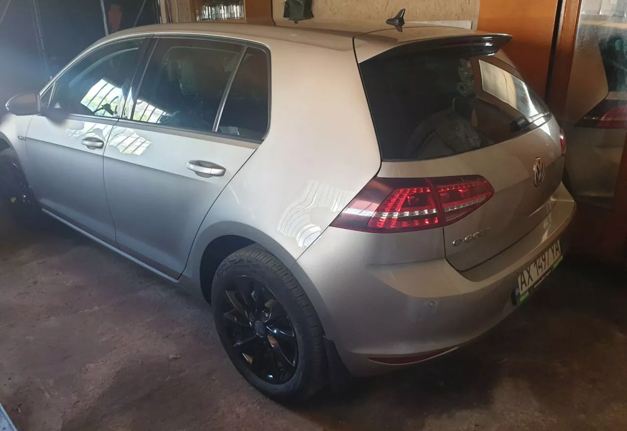 Volkswagen e-Golf  24 kWh 2014231